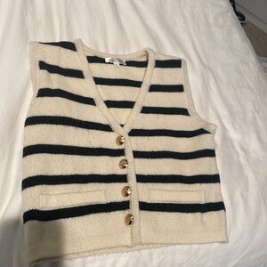 Line and dot stripe vest